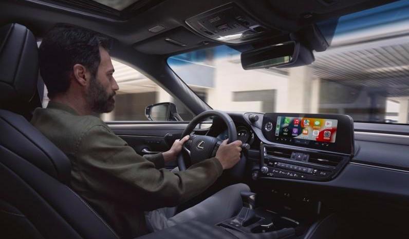 雷克萨斯新款ES上市，29.69万元起，配置提升并新增限量版车型