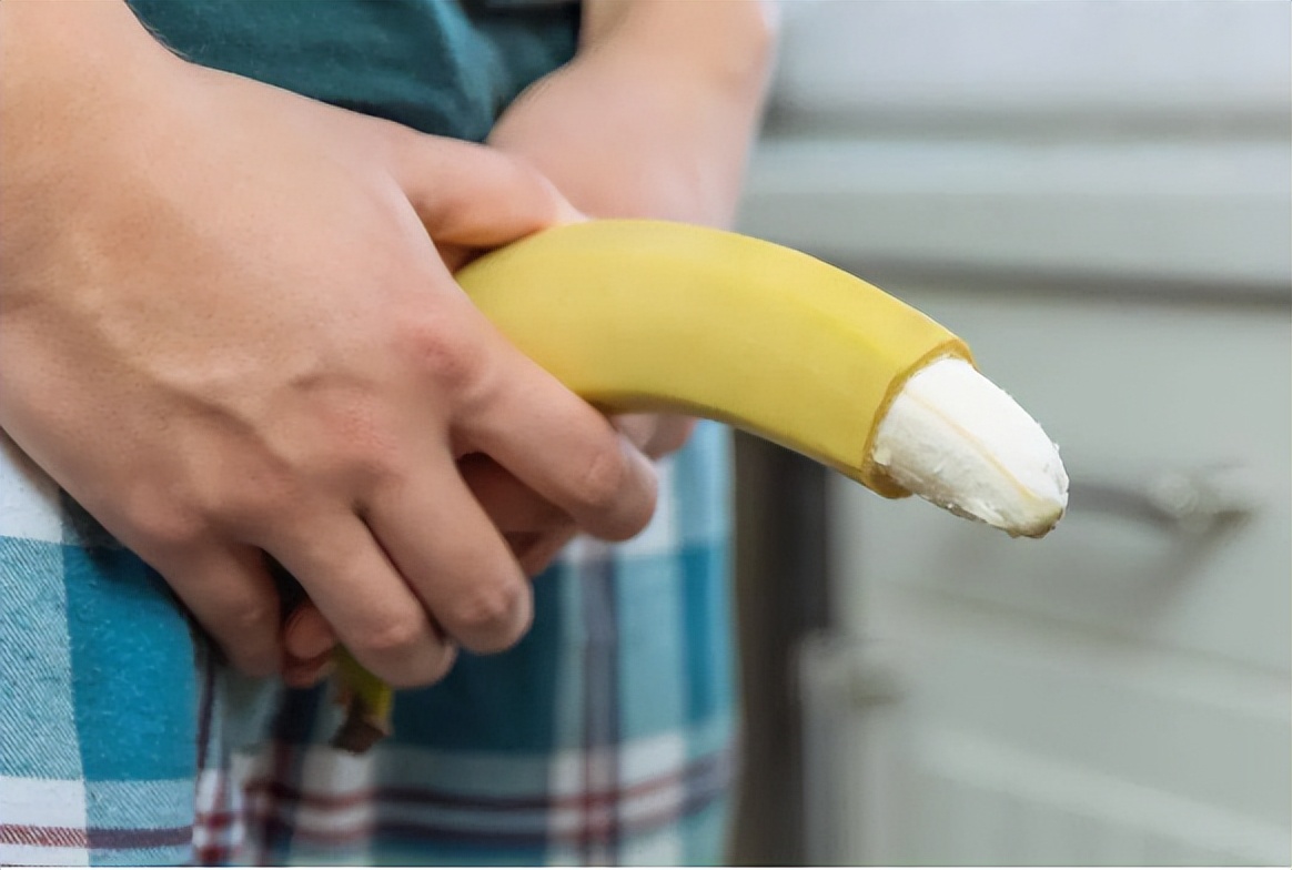 为什么男人的丁丁，普遍偏左？