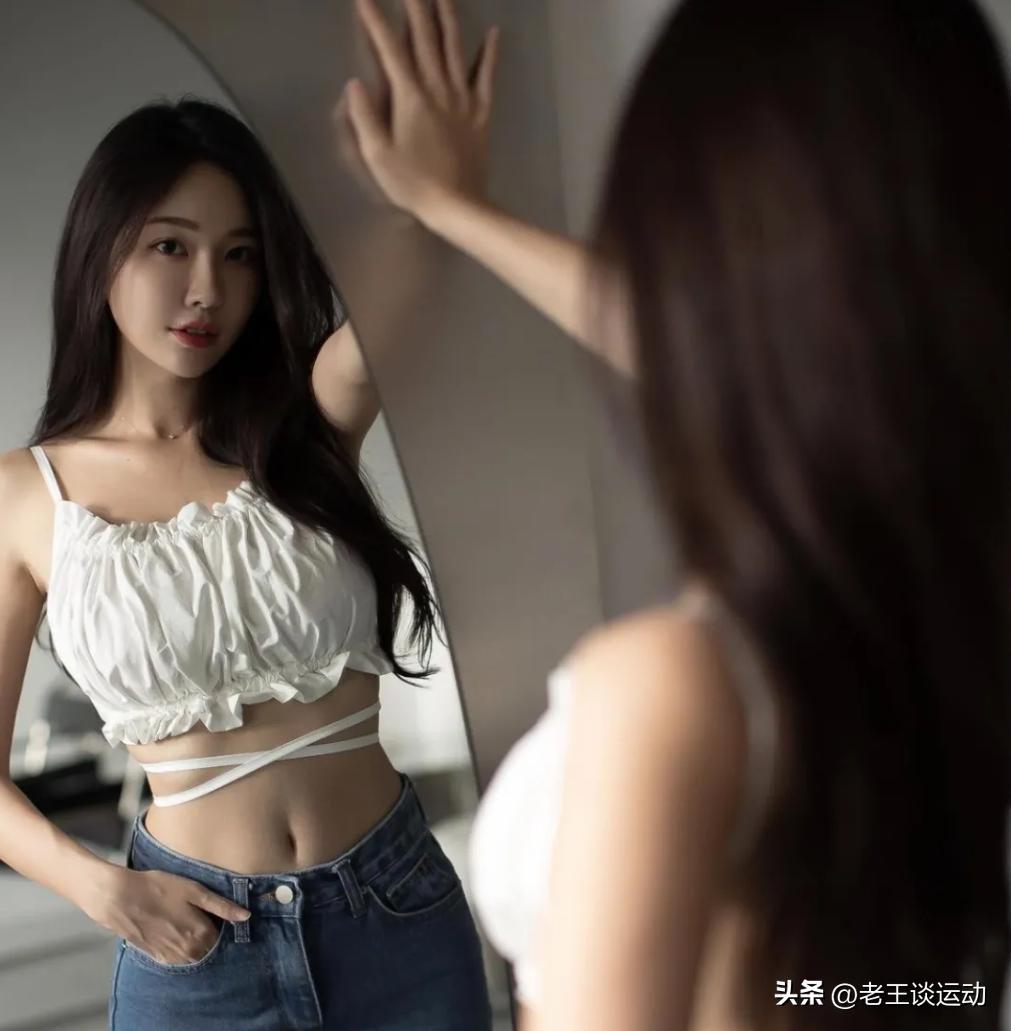 台湾御姐模特火辣身材出圈,通过增肌减脂实现弯道超车!