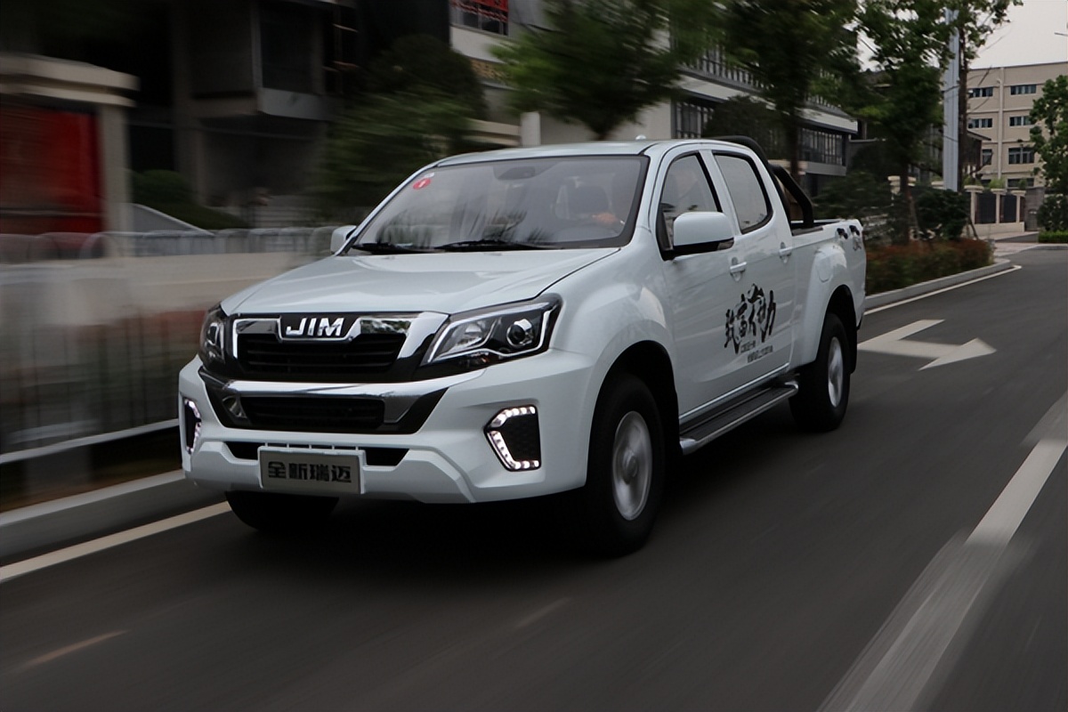 江西五十铃皮卡欢迎到店试车,试驾江西五十铃瑞迈2024款