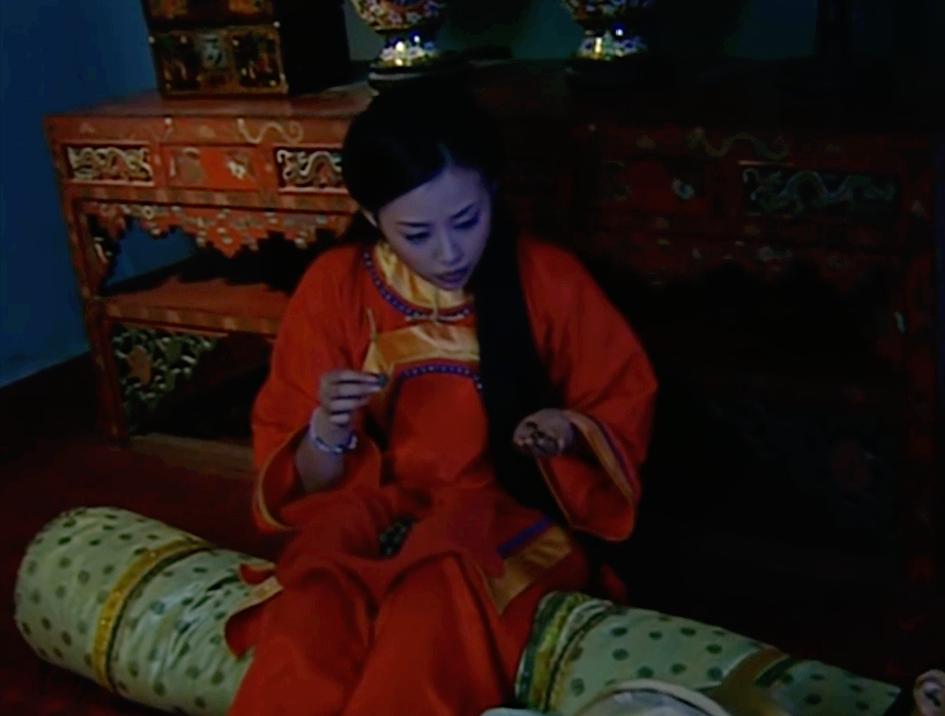 14岁女孩当上皇后的生活,14岁入宫做了10年皇后