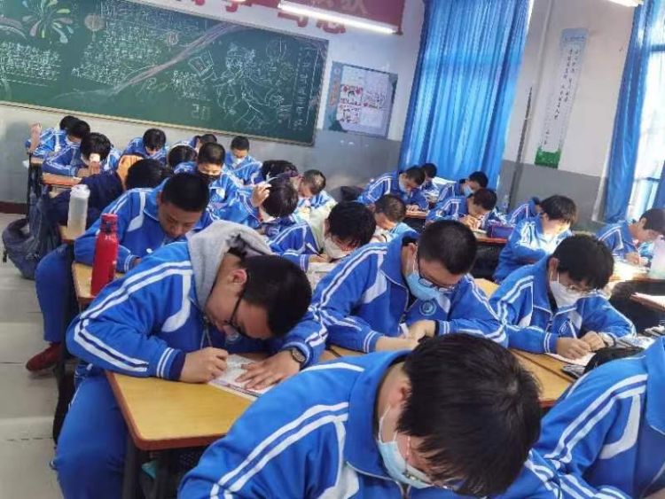 初二年级英语团体活动,初二英语活动