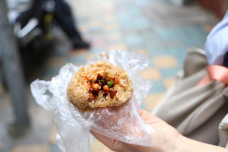 摆摊卖糯米饭团真能赚钱吗,糯米饭团卖3元1个有多少利润