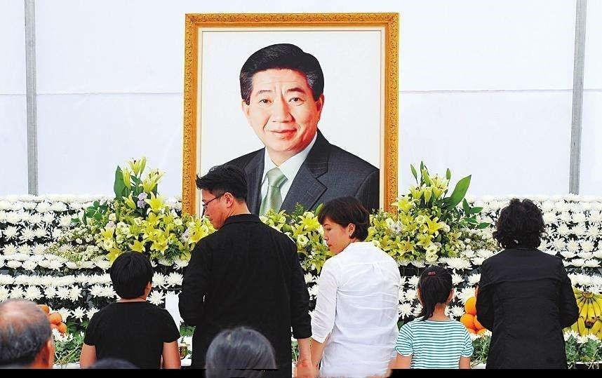 2009年，韩国前总统卢武铉跳崖身亡，女儿入狱，儿子在中国工作