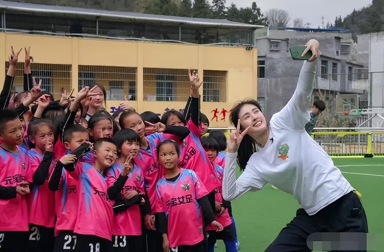 女足赵丽娜退役了吗,前女足门将赵丽娜回应非议