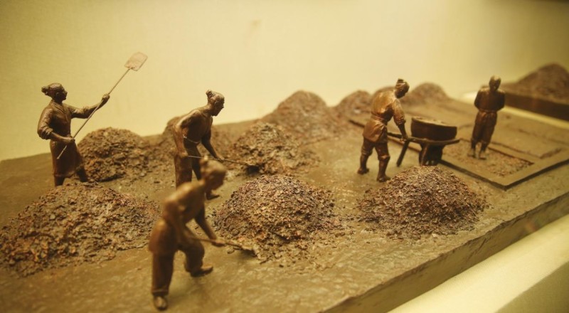 97年香港回归2斤装赖茅多少钱,97年2斤装赖茅现在值多少钱一瓶