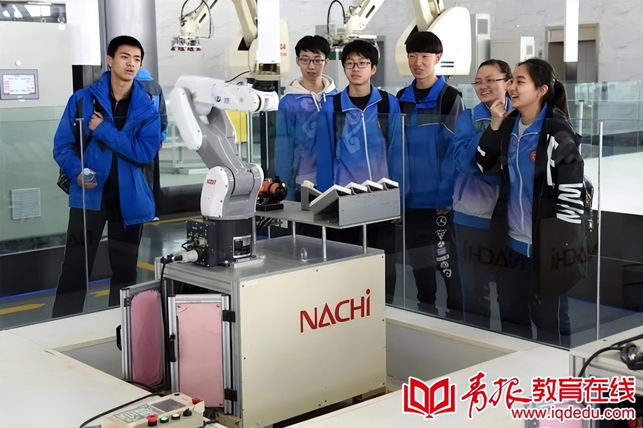 青岛十七中:美术理工双优发展,特色办学助学生多元成长