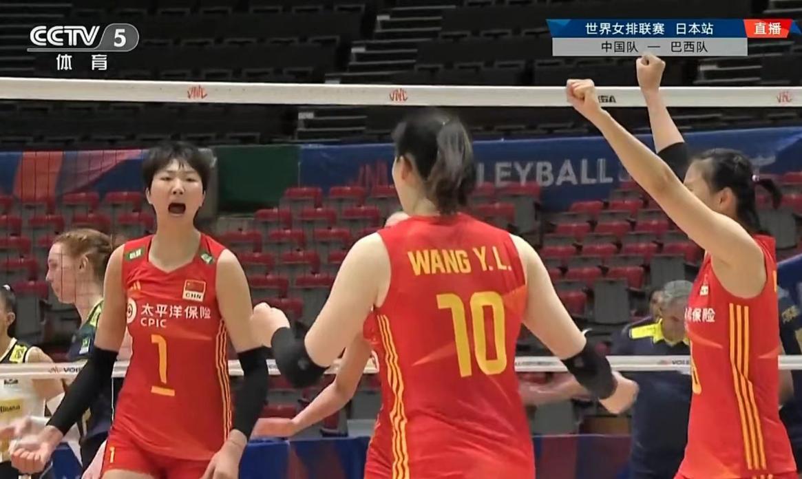 中国女排3比0横扫日本女排李盈莹,中国女排3-1逆转击败美国朱婷