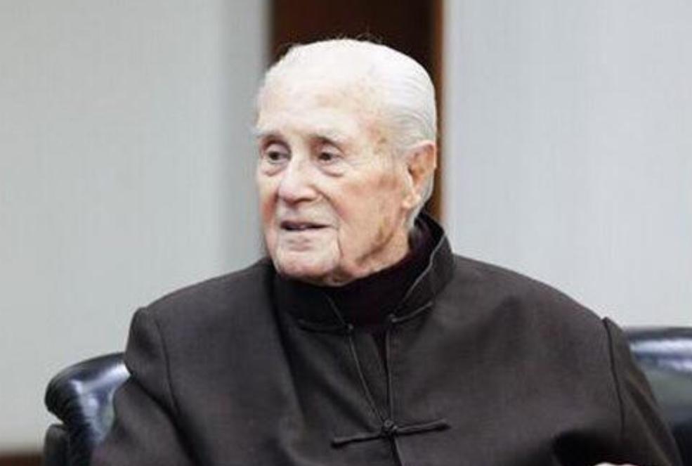 娶中国女演员，奋斗16年终入中国籍的沙博理，直言：我的根在中国