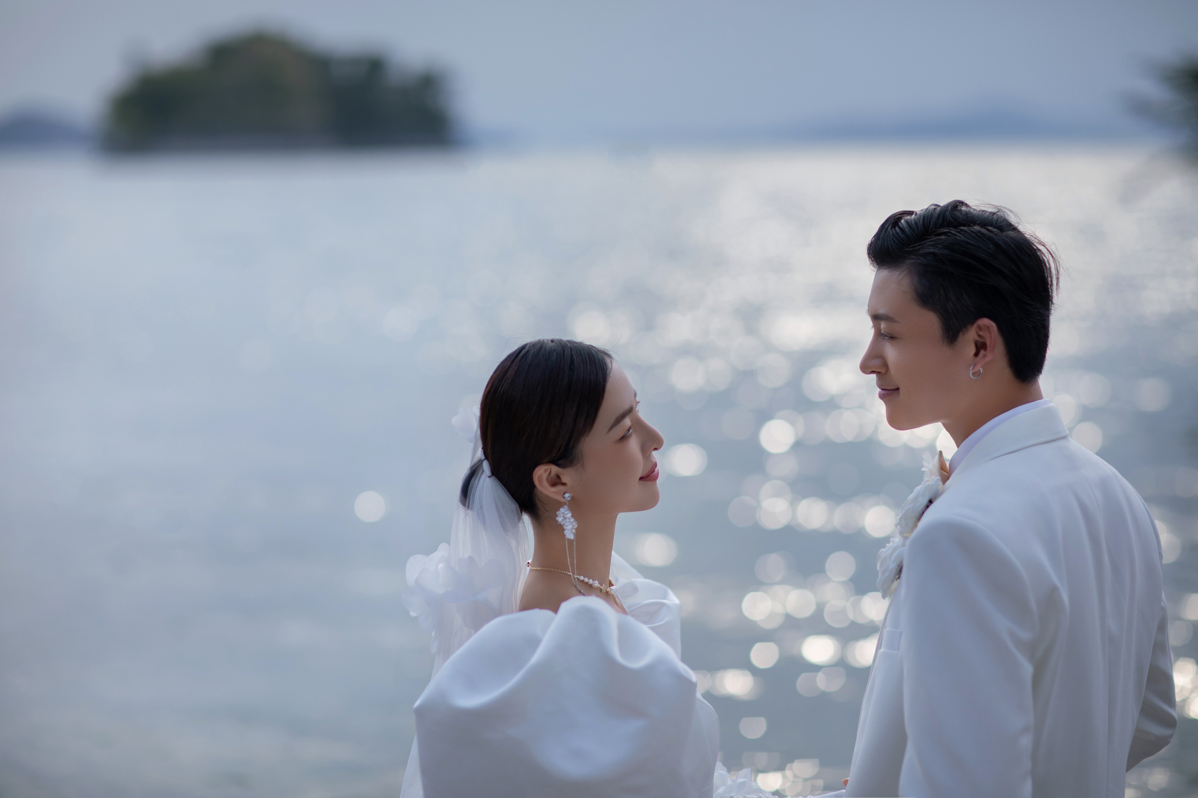 三亚婚纱照拍摄应该了解哪些,去三亚拍婚纱照选择什么婚纱好呢