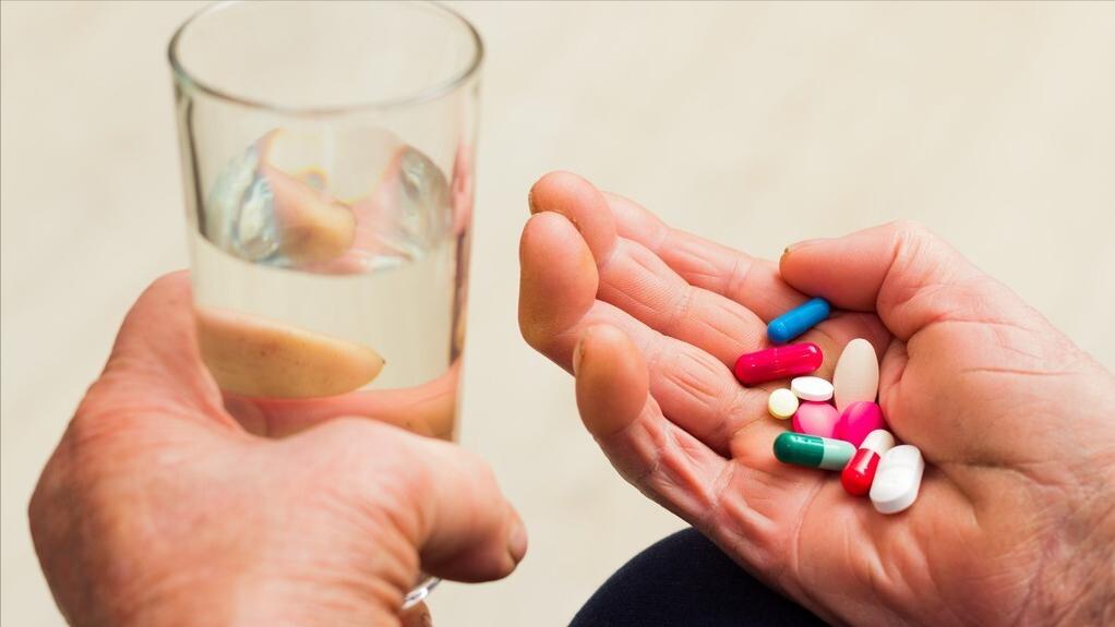 70多岁老人脚后跟麻是什么原因,老人早上起床脚后跟疼是怎么回事