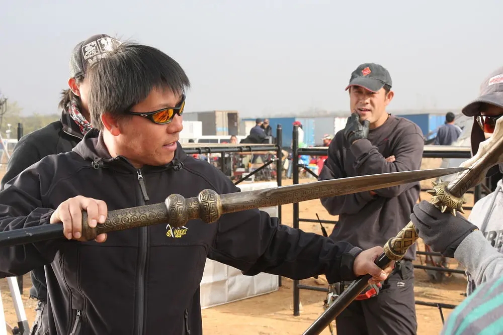 把马推下悬崖、炸死功勋犬，为了所谓的艺术，他们什么都干的出来