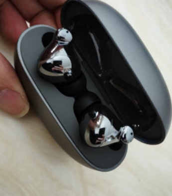 选择好的无线耳机请记住以下几点,无线耳机哪一款音质最好用又实惠