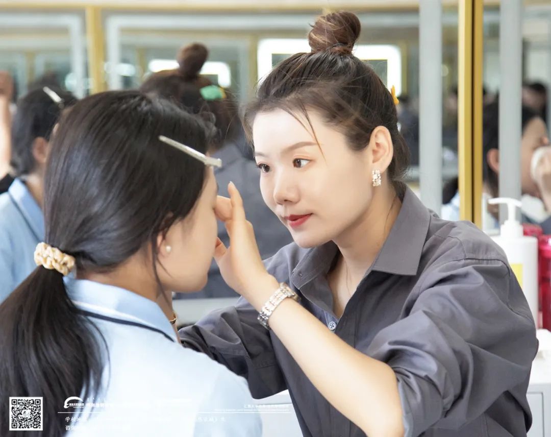 女生创业适合做的小本生意,女生投资小创业好项目