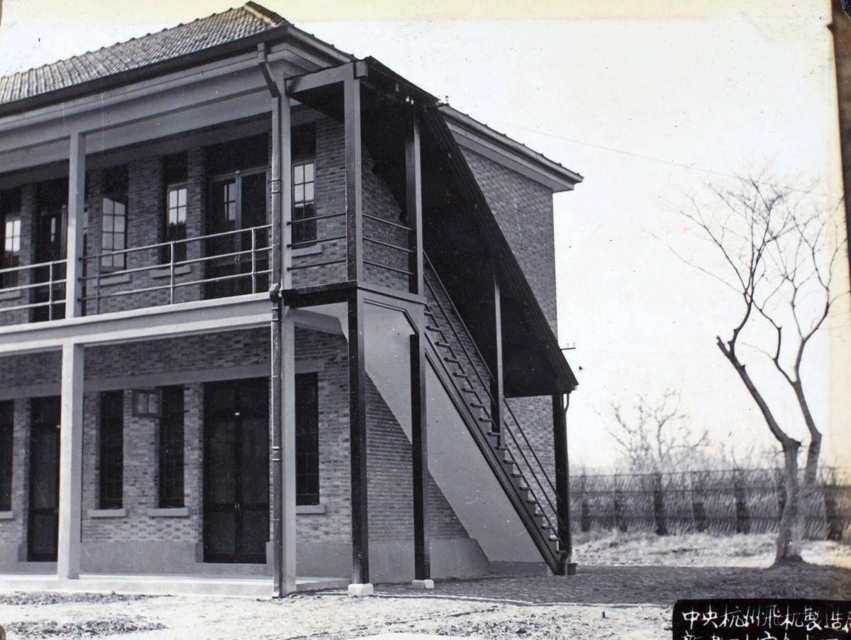 日军日记：*安妇慰**不服从管教，我很愤怒，用*刀刺**插入她的*体下**