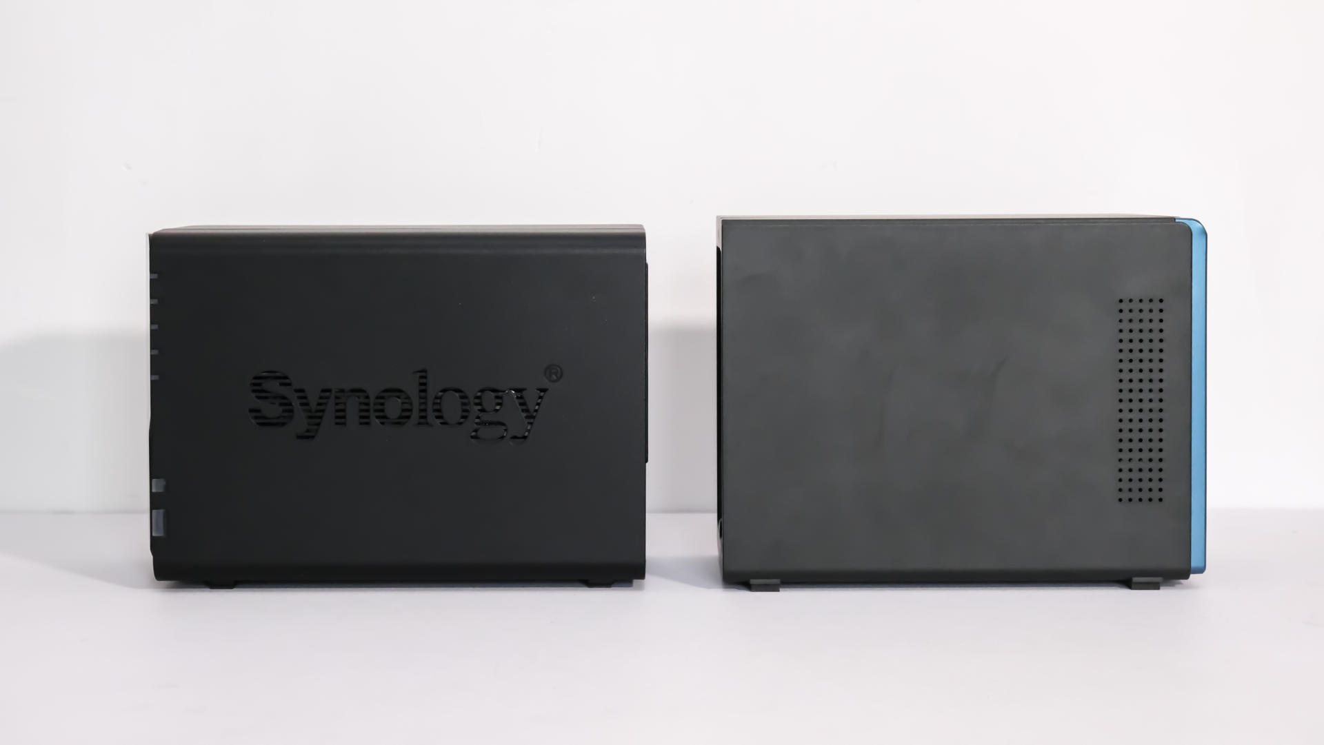 威联通ts451d和群晖220+对比,威联通和群晖nas使用感受