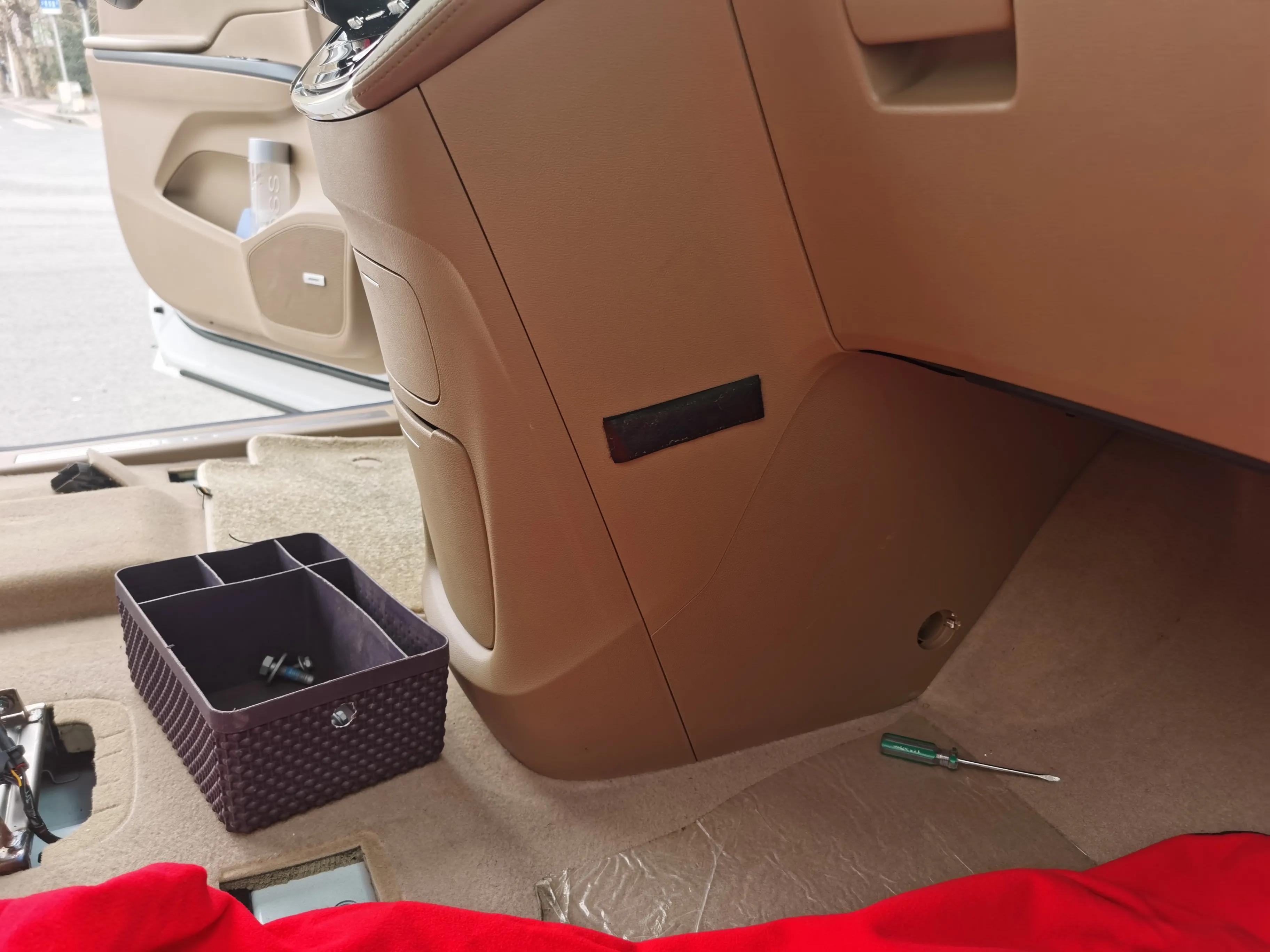 别克gl8扶手箱220v电源怎么接,别克gl8安装原车扶手箱