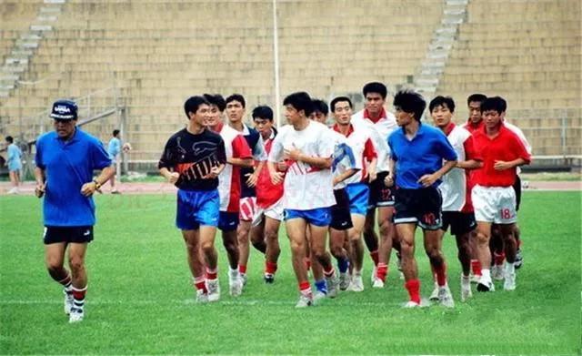 甲A那些事：足坛万金油石磊，从临近退役的老将到新球队主力核心