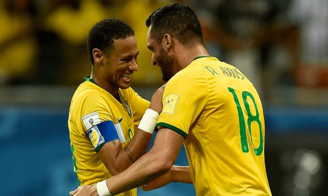 巴西世界杯弗雷德空门不进,弗雷德巴西