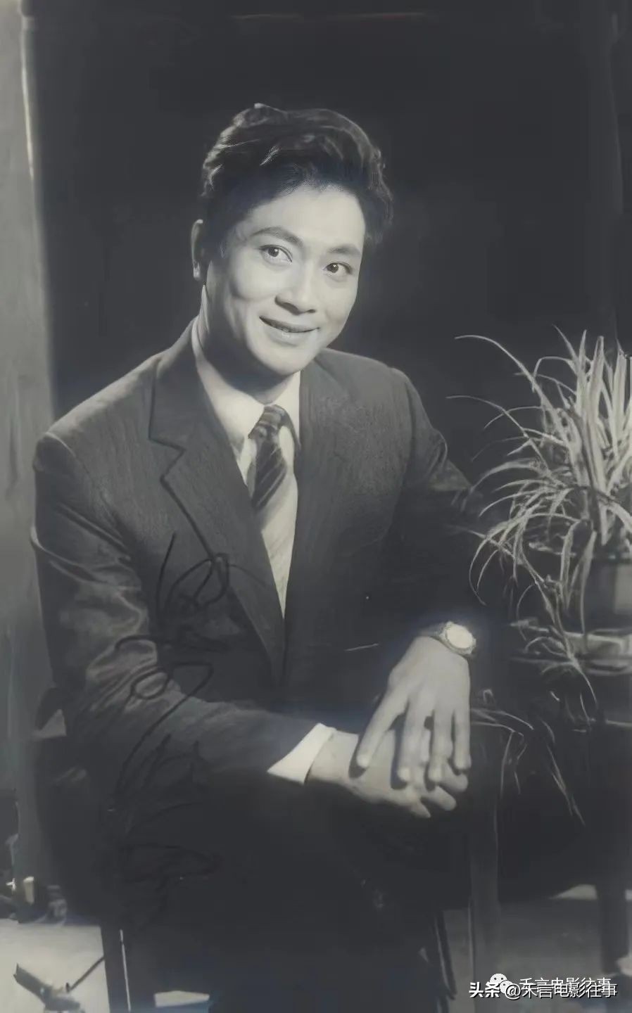 梁波罗、达式常、唐国强、周里京、王志文，哪位男神西服最潇洒？