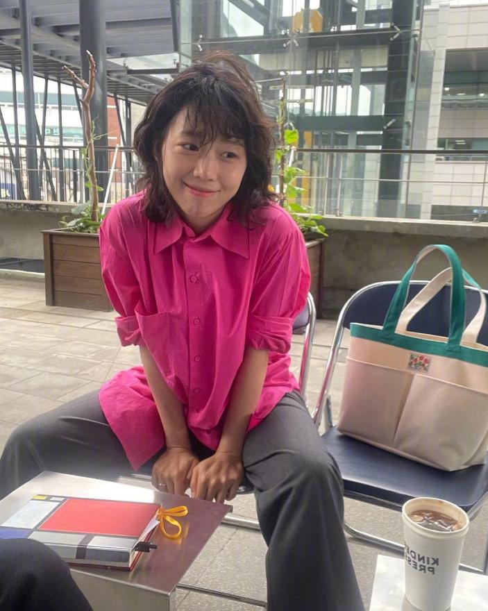 韩国短发怎么穿好看女生,韩国女生短发发型参考干练