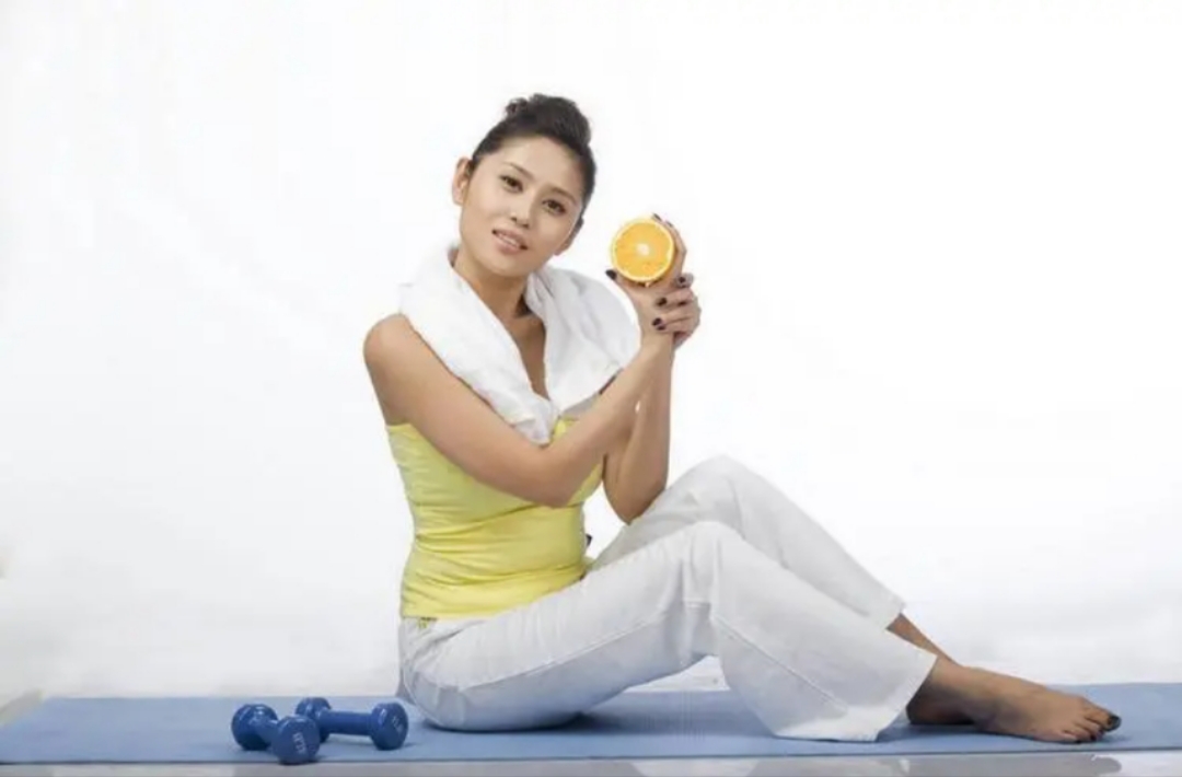 屁股小的女人是易孕体质么,屁股大的女生是不是易孕