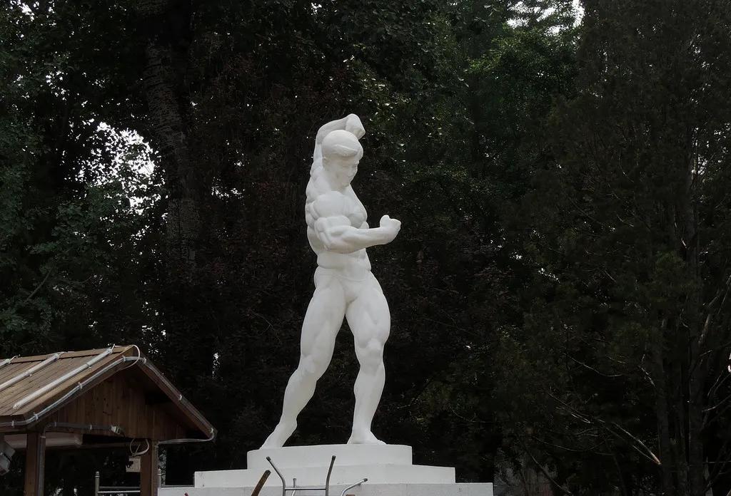 北京体育场雕塑工作室,北京工人体育馆门口雕塑原型