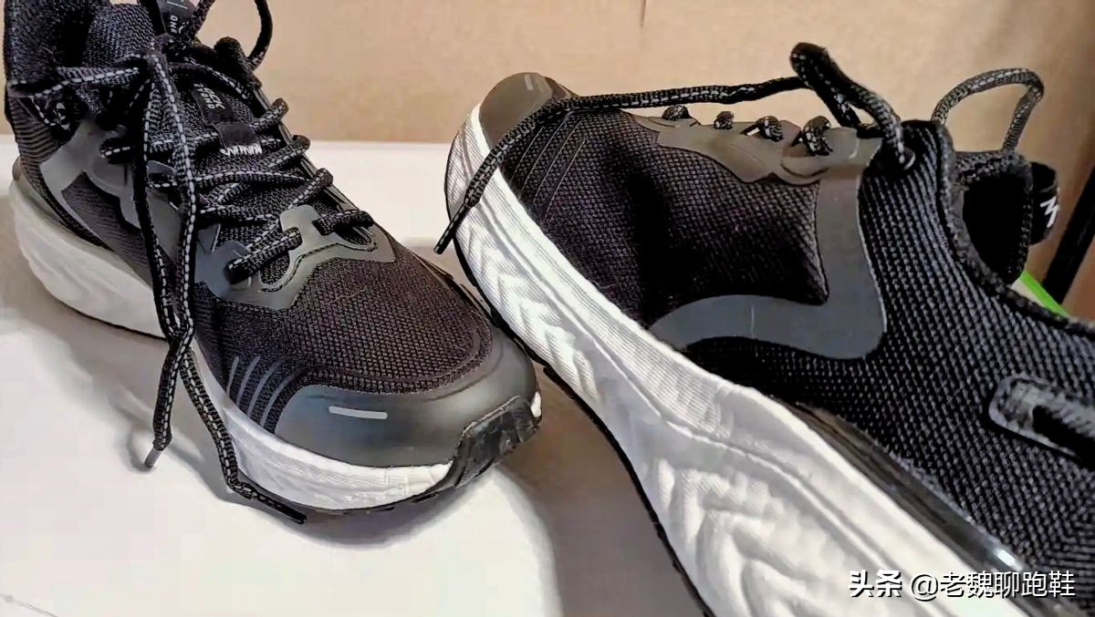 一年穿两双鞋,比较耐穿好看的慢跑鞋