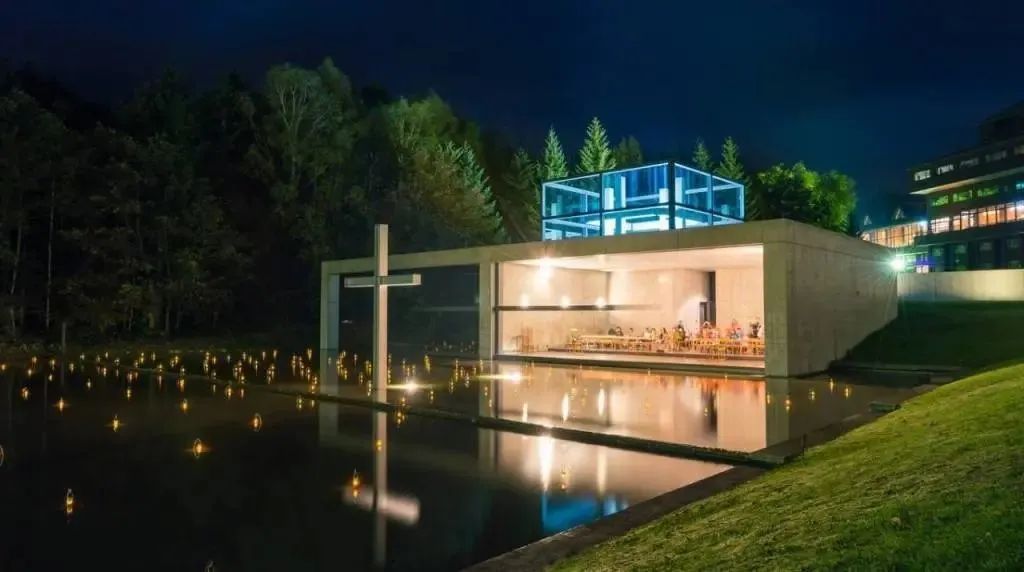 日本十字架教堂,日本教堂