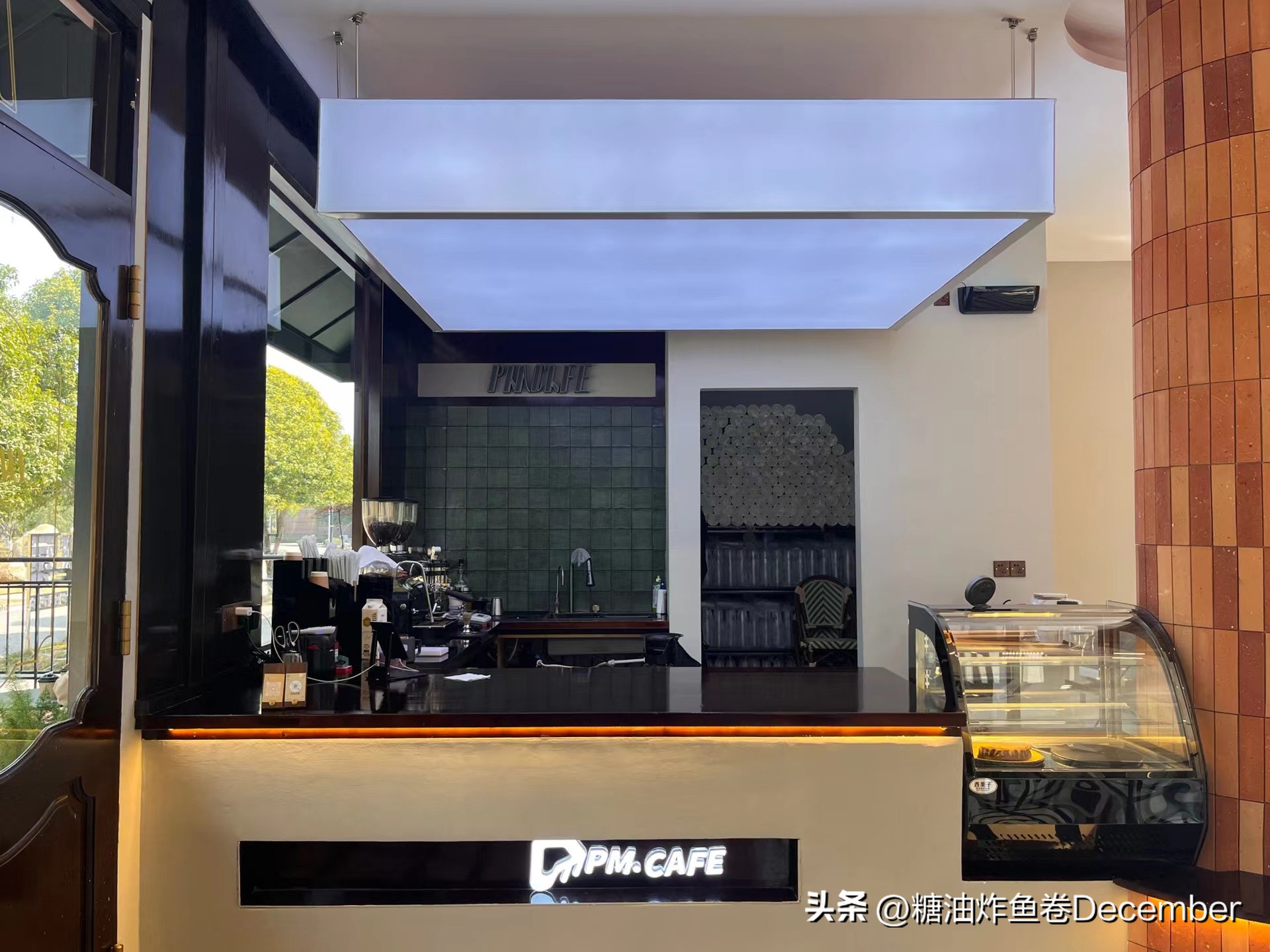 咖啡店的味道围绕整个街角,走过咖啡屋的香味是否吸引你