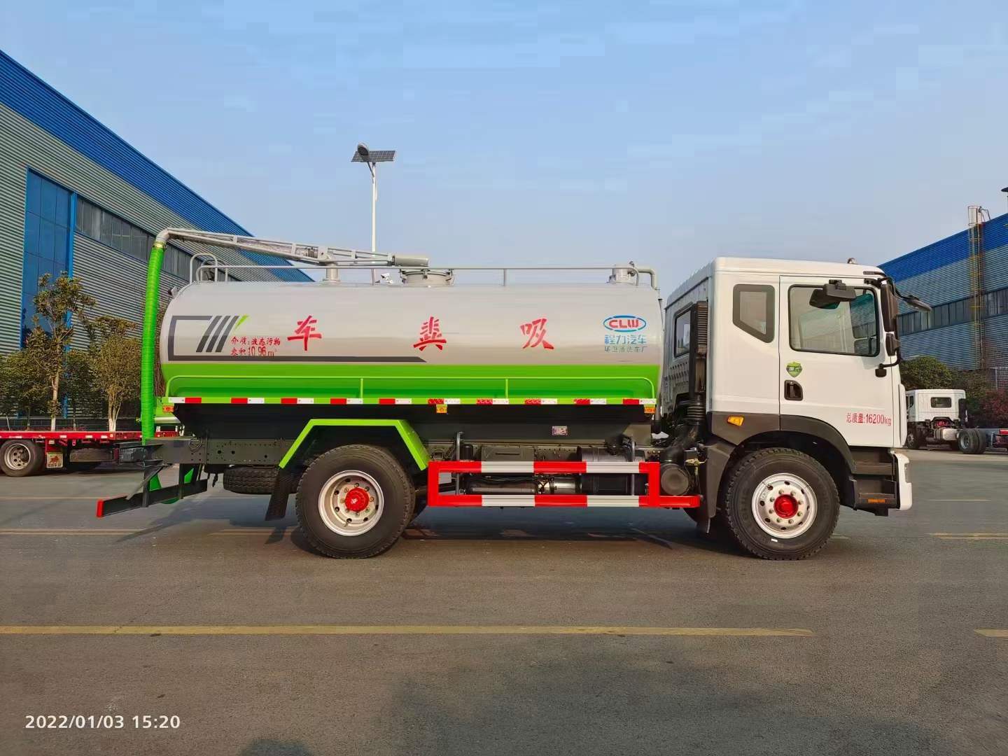 东风5吨吸粪车多少钱,5吨东风国五抽粪车报价