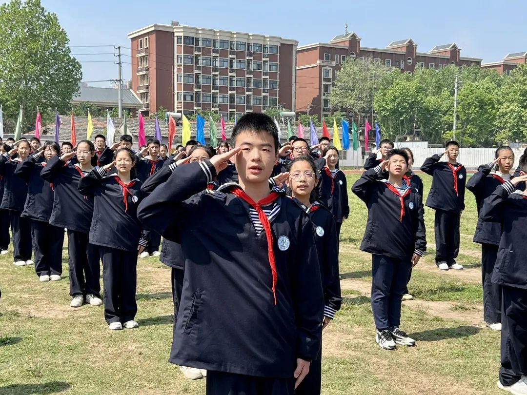 国防教育特色学校荣誉称号,获评国家国防教育示范校