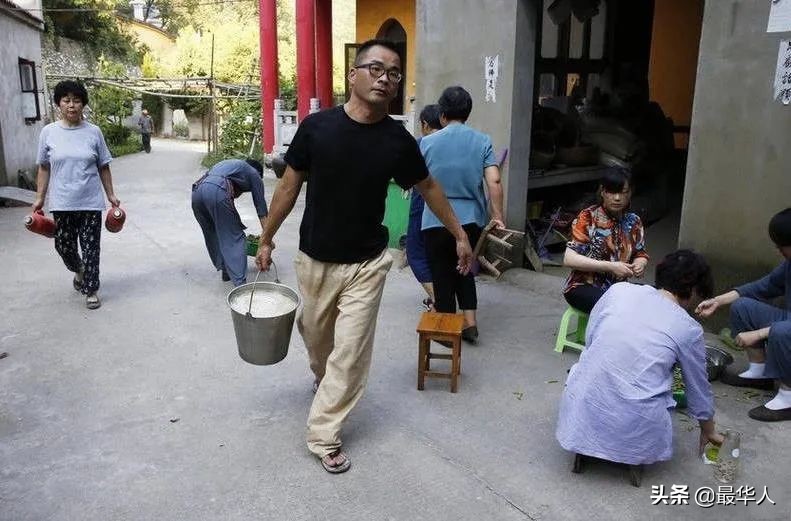 弘一法师抛妻弃子出家是不是不孝,史国良抛妻弃子出家的头条文章