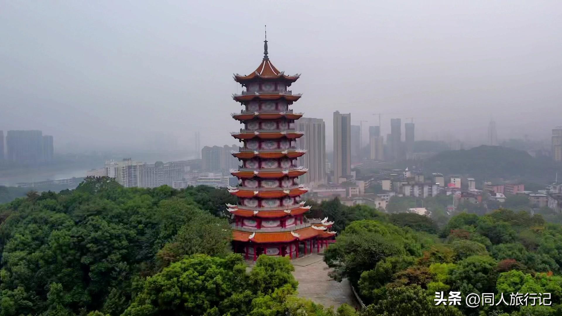 森林公园爬山图,会龙山旅游景点