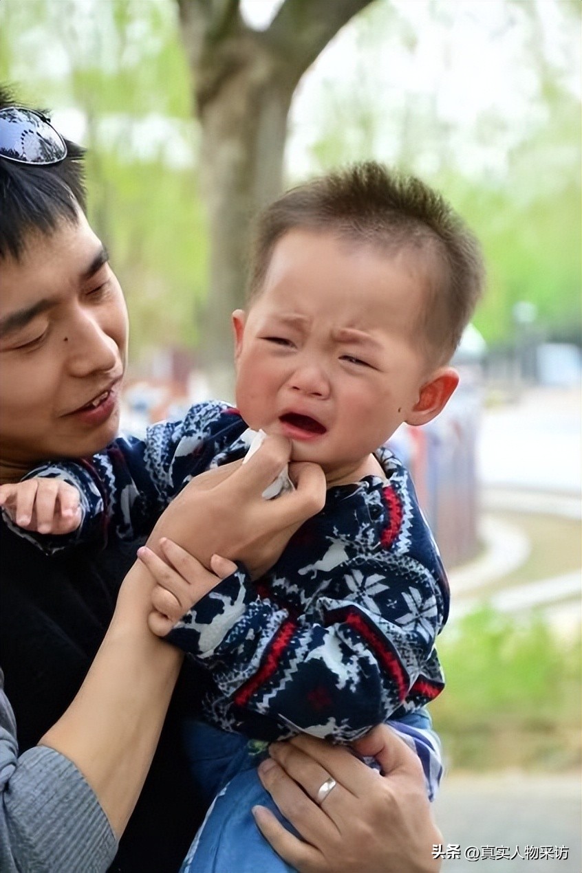 得知儿子自闭症抑郁了,自闭症的孩子家长得抑郁症