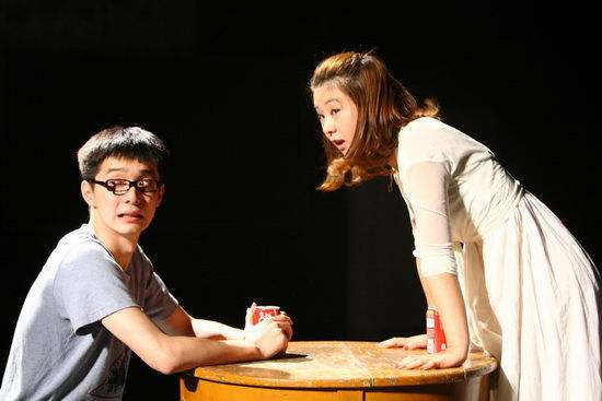 27岁女星意外去世疑吃饭被噎死,这些年因意外死亡的女星