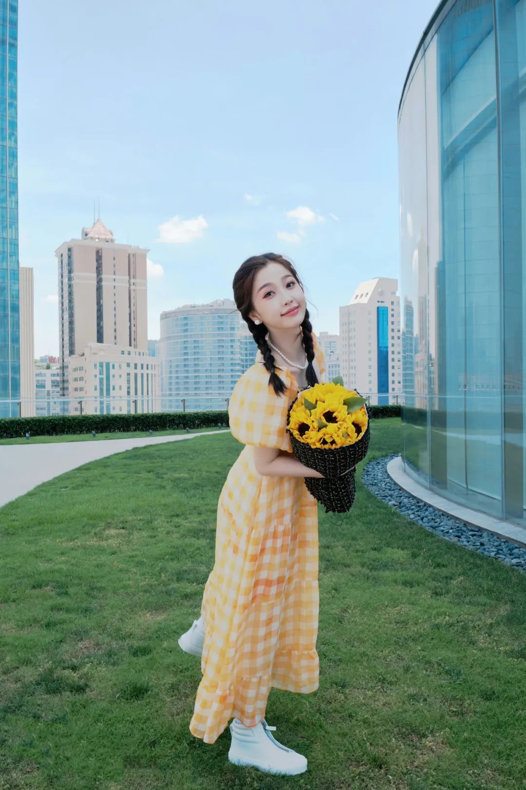 2023年四月旅游穿搭,四月穿衣笔记浪漫春日的十套穿搭