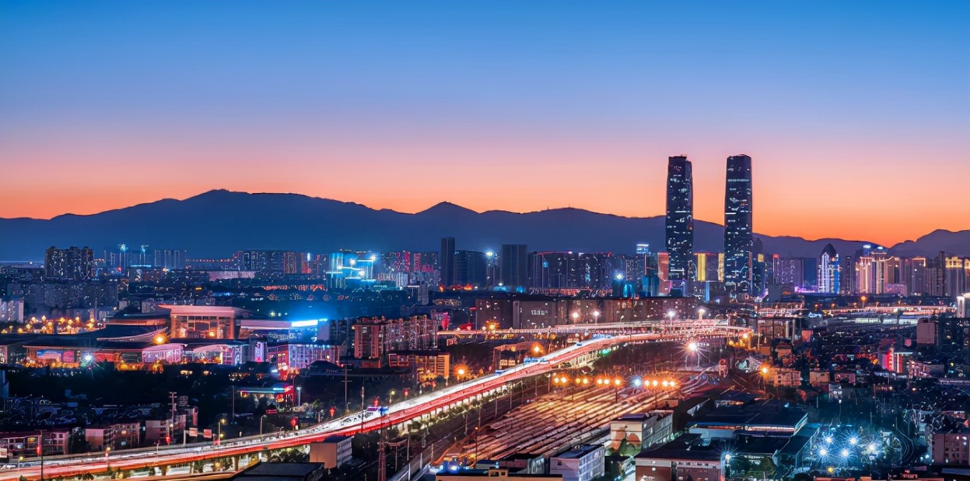 进击的昆明南城：从一介郊县到春城封面