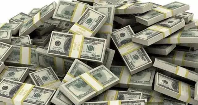 2006年，美国黑人小伙喜中3000万彩票，3年后尸体在水泥中被发现