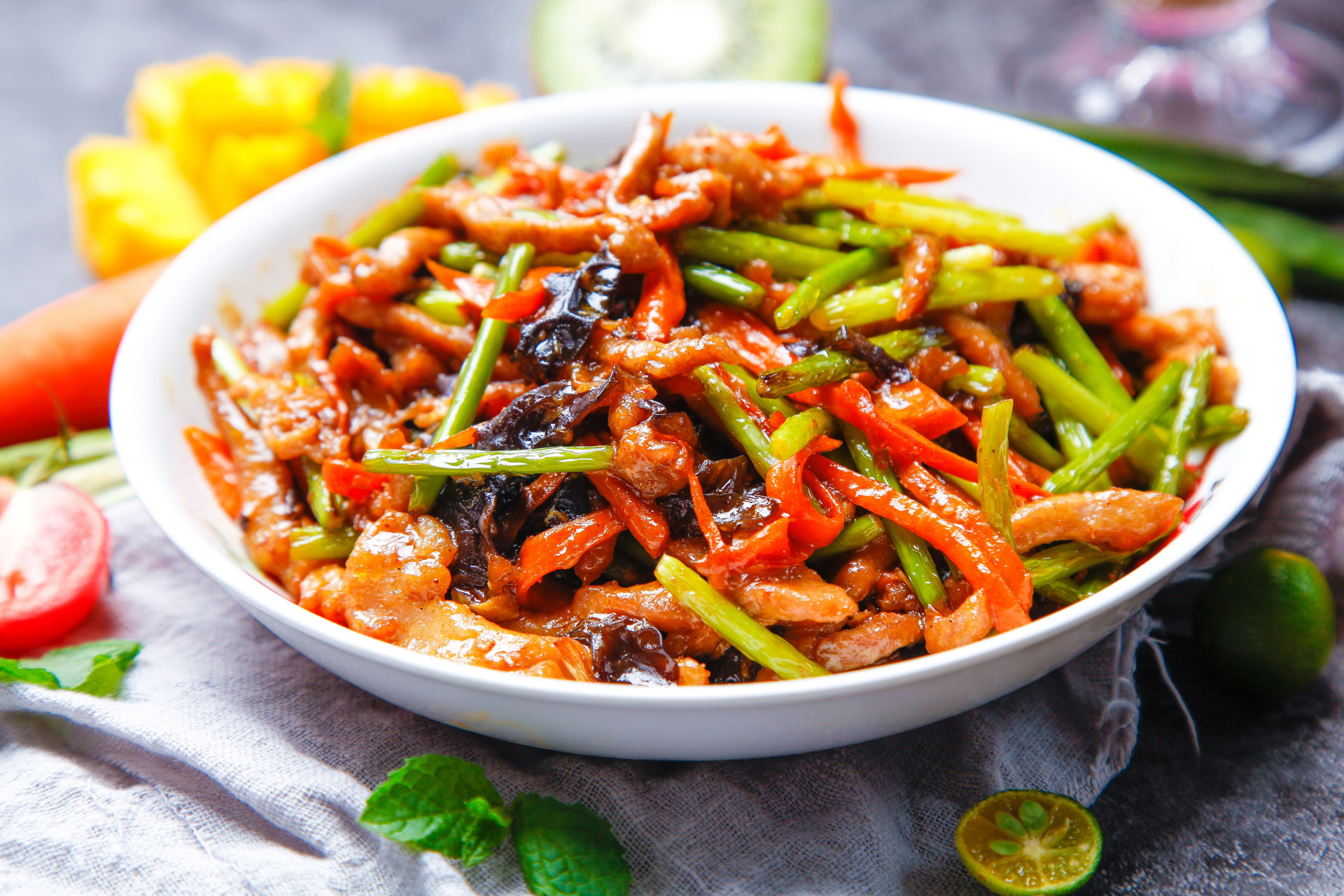 舌尖上的中国菜——浅论全国各地的特色美食