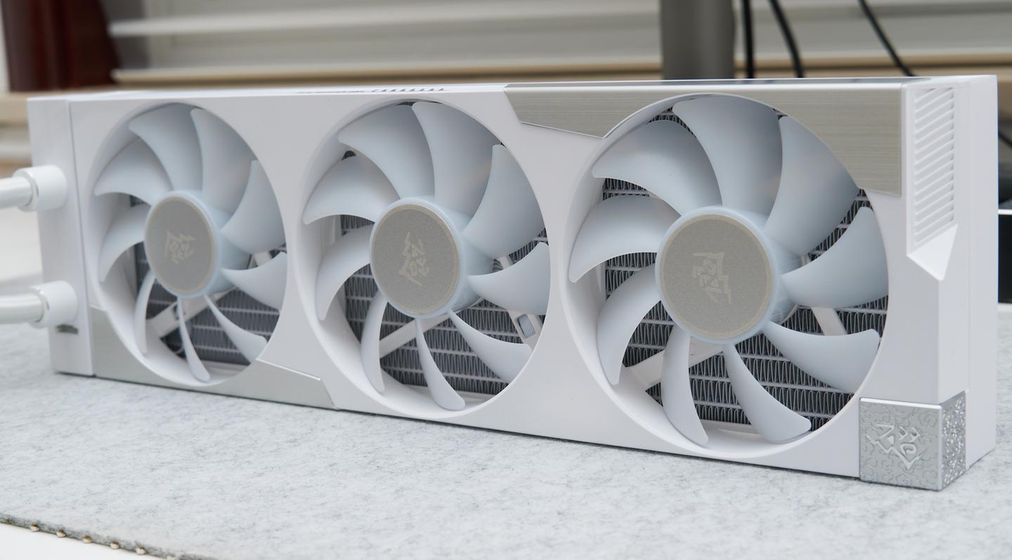 我真的用水冷看了一集《柯南》！鑫谷昆仑Ⅱ360ARGB水冷首发测评