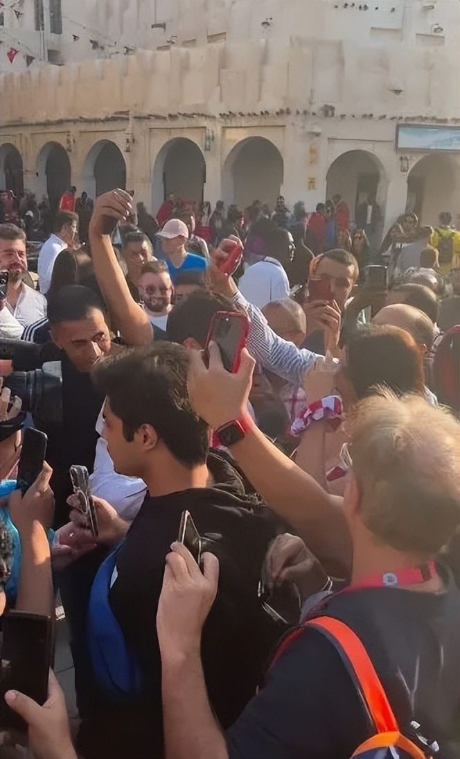 克罗地亚赛后疯狂庆祝视频,克罗地亚球迷绝杀视频