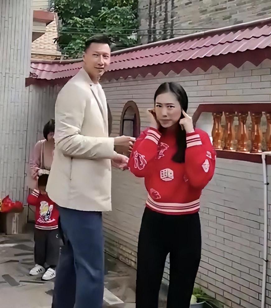 易建联娶了多少老婆,易建联结婚生子了吗