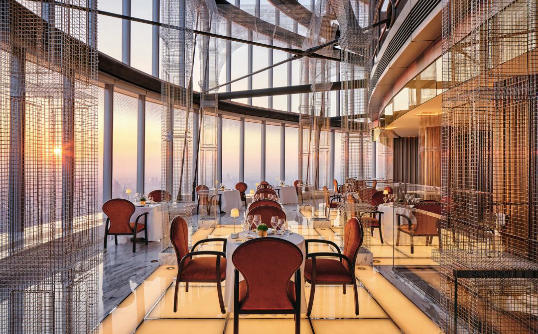 配备一星米其林黑珍珠餐厅,比米其林黑珍珠高端的餐厅