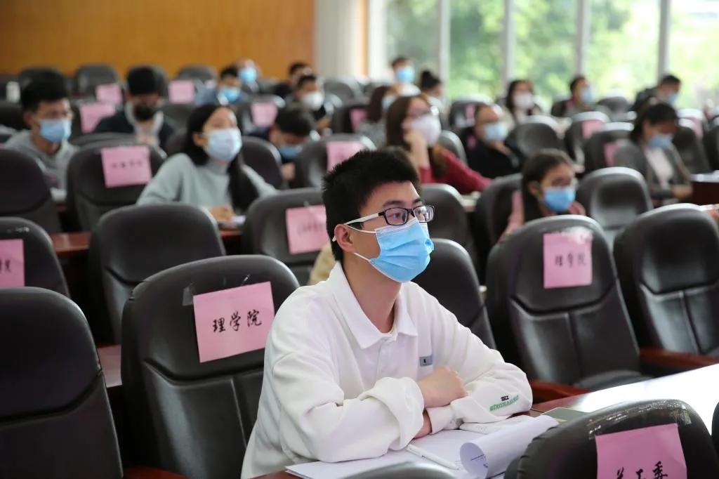 守精神财富做忠实传人立时代新功“川农大精神”大讲堂精彩开讲