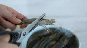 大虾要怎么处理才不会干,大虾怎么处理干净炸好吃