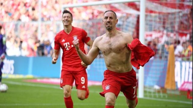 获得世界杯冠军最小的球员,世界杯冠军最小球员