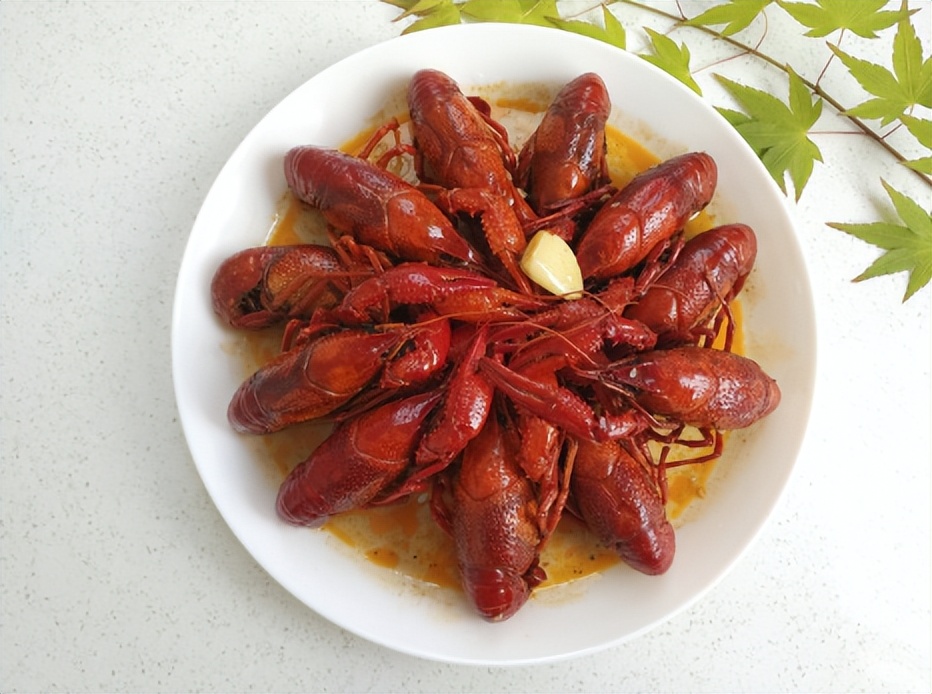 小龙虾的虾尾黄色部分能吃吗,小龙虾除了虾尾还有哪里可以吃