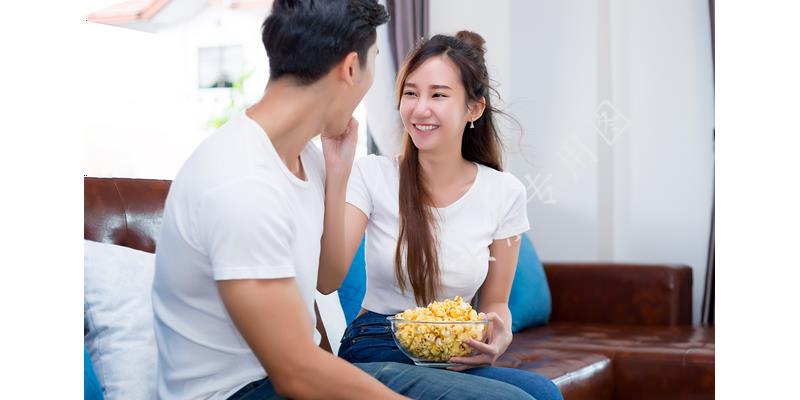 分家时大伯把烂滩地全给我爸，如今这里建高速，大伯肠子都悔青了