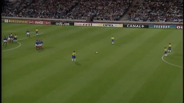 足坛重炮手罗伯特卡洛斯,足坛百大球星之卡洛斯